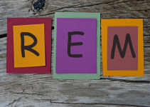 Kaj je REM faza spanja ter zakaj je tako pomembna?